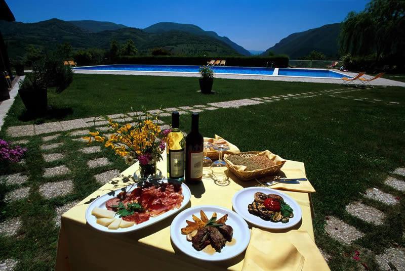 Camping Villaggio Il Collaccio Preci Buitenkant foto