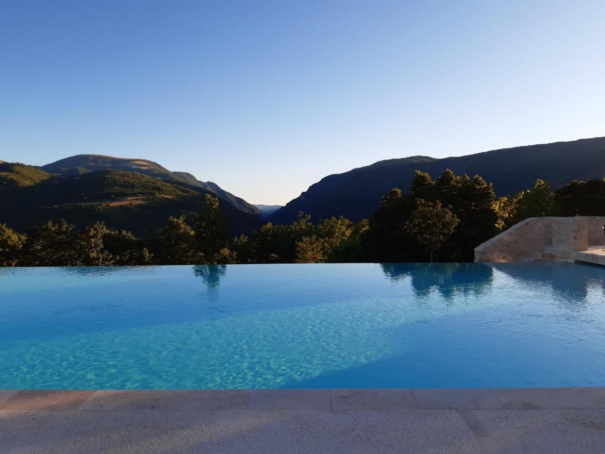 Camping Villaggio Il Collaccio Preci Buitenkant foto